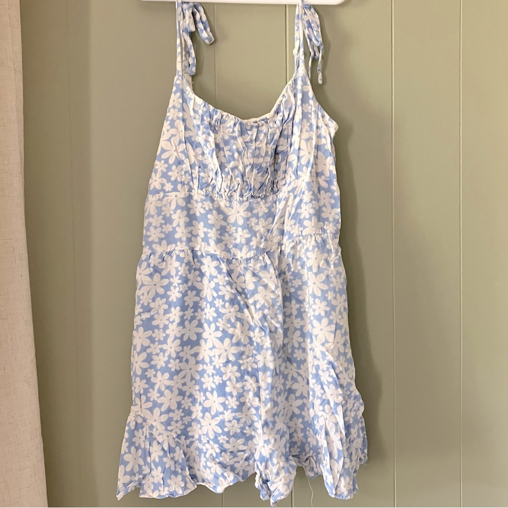 Baby blue floral romper